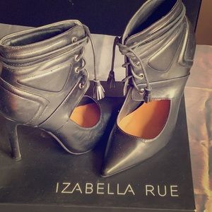 Izabella rue heals